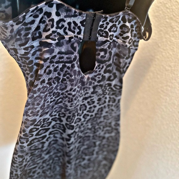 Sexy animal print mini dress - Picture 2 of 2